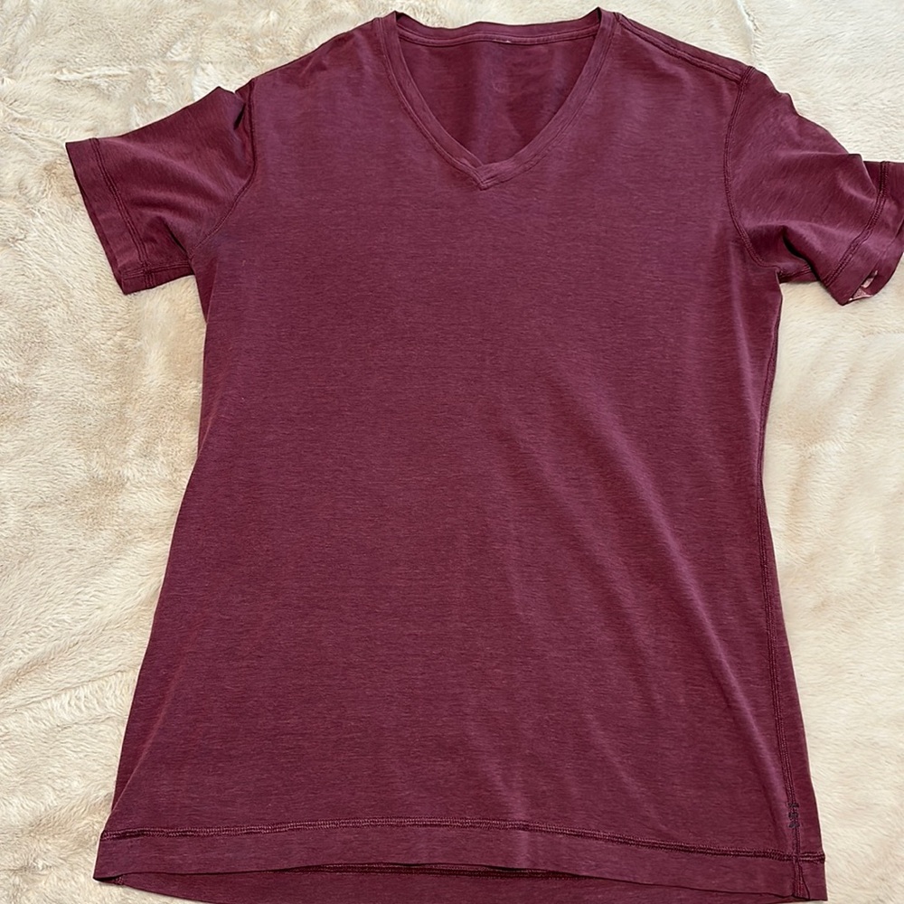 Men’s Lulu T-shirt size M great condition.
